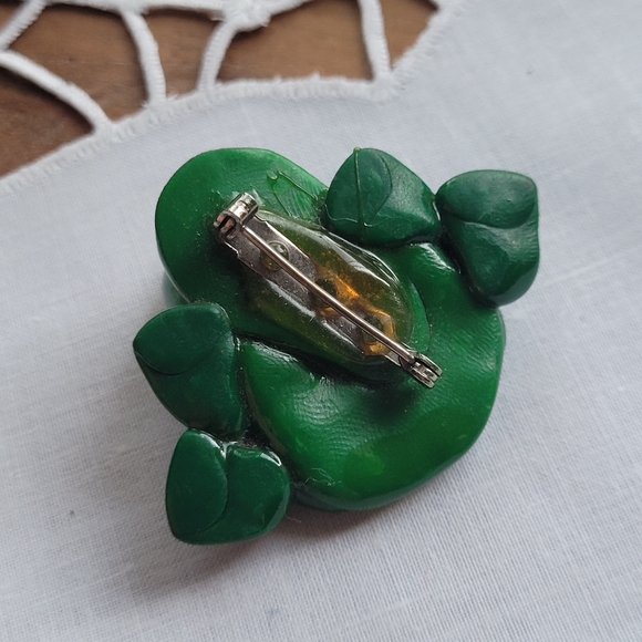 🐸 2/$25 Vintage Frog Brooch 80s Polymer 🐸 - Picture 4 of 4